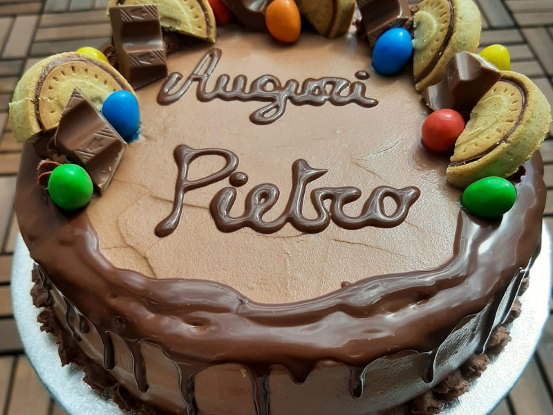 Torta Drip Cake